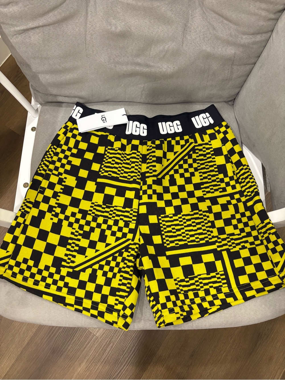 UGG Men’s Black & Yellow Graphic Check Swim Trunks